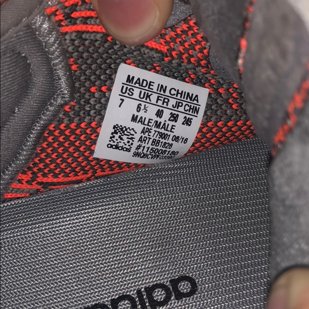 Adidas Yeezy Boost 350 - Picture 8 of 8
